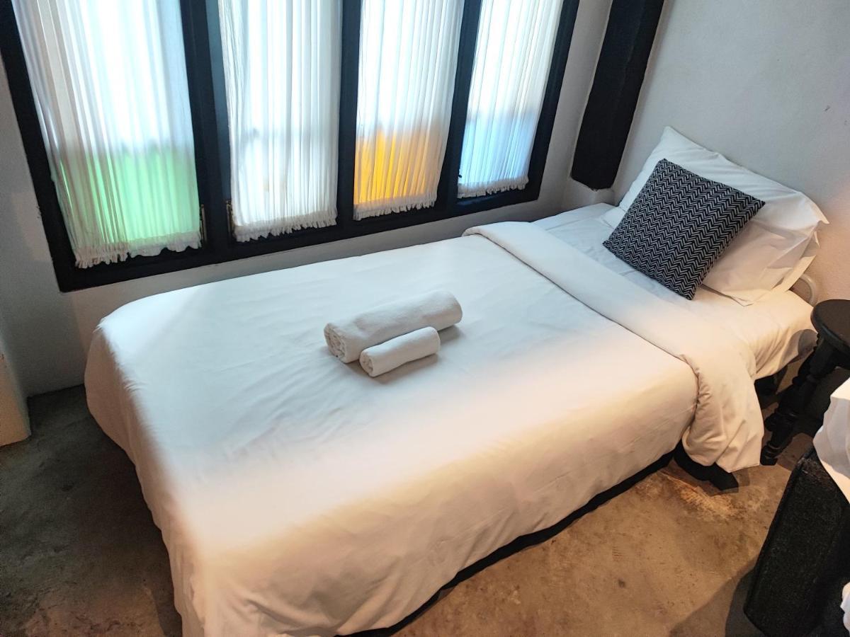 Chotana Villa Hotel Chiang Mai Buitenkant foto